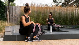 Weerstandsband oefeningen voor workout vrouwen